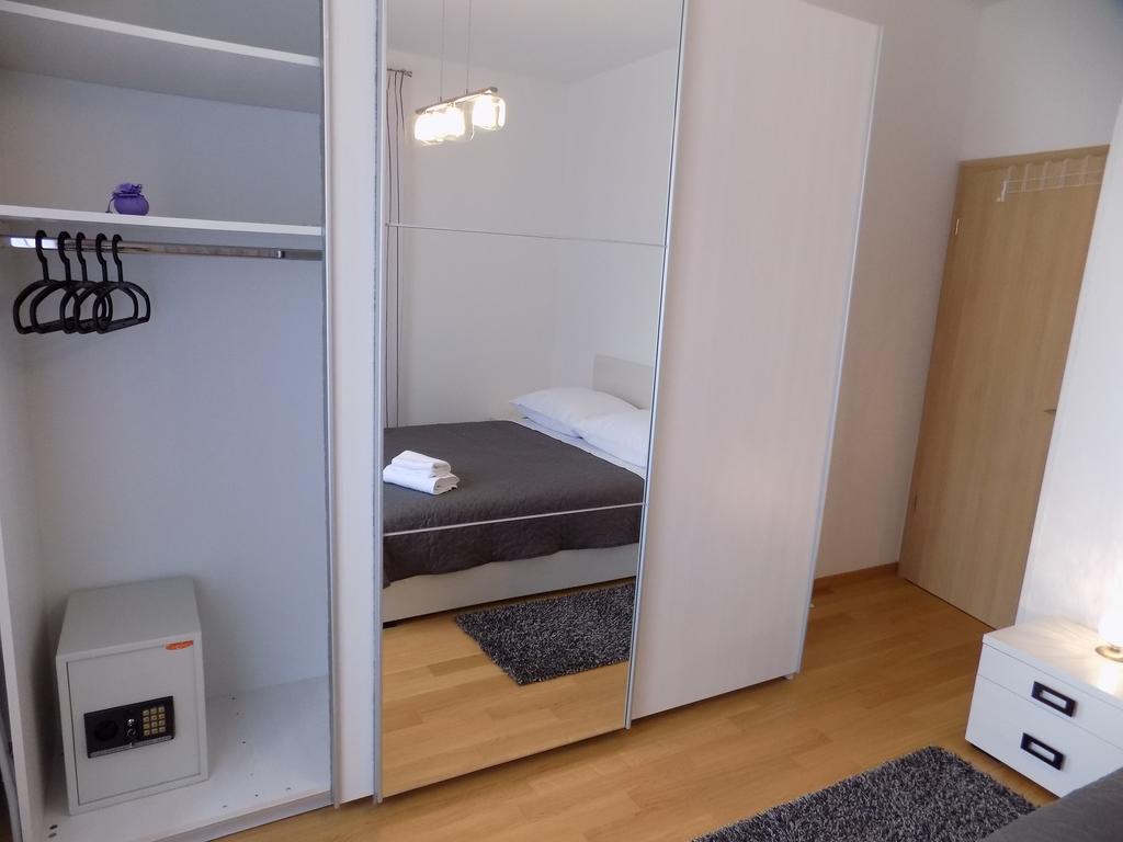 Promenade Apartment Split Room photo