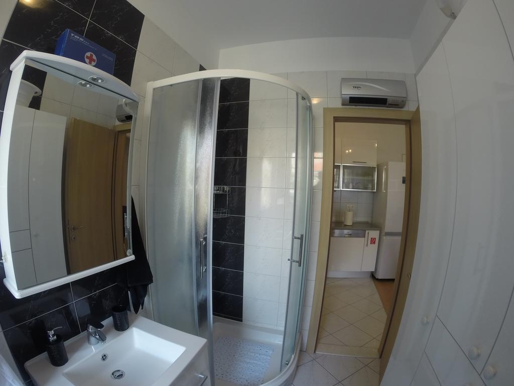 Promenade Apartment Split Room photo